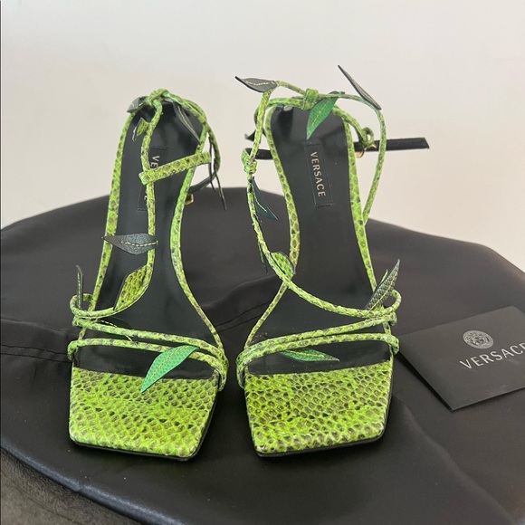 VERSACE PYTHON HEEL - Picture 10 of 10